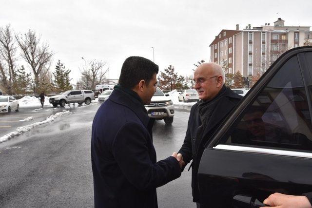 Bakan Yardımcısı Erdil, Ekeşkirt’te incelemelerde bulundu