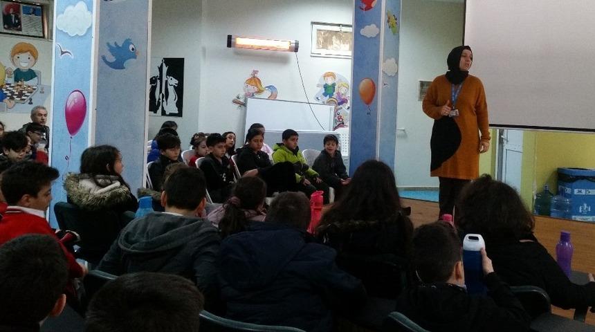 &Ccedil;ocuk Hakları Okulu&rsquo;nda eğitimler devam ediyor