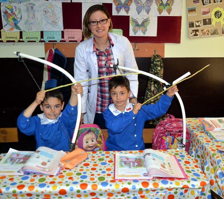 Yayları 'su borusu', okları 'ağaç dalı'  G1