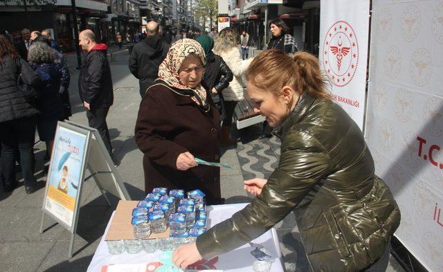 Tuz tüketimine dikkat çekmek için yürüdüler