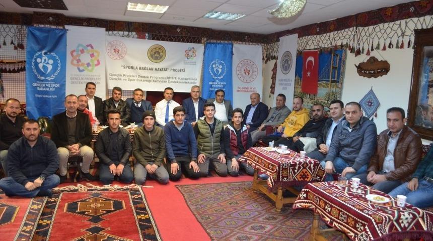 Kahta&rsquo;da &ldquo;Sporla Bağlan Hayata&rdquo; projesinin a&ccedil;ılış ve tanıtımı yapıldı