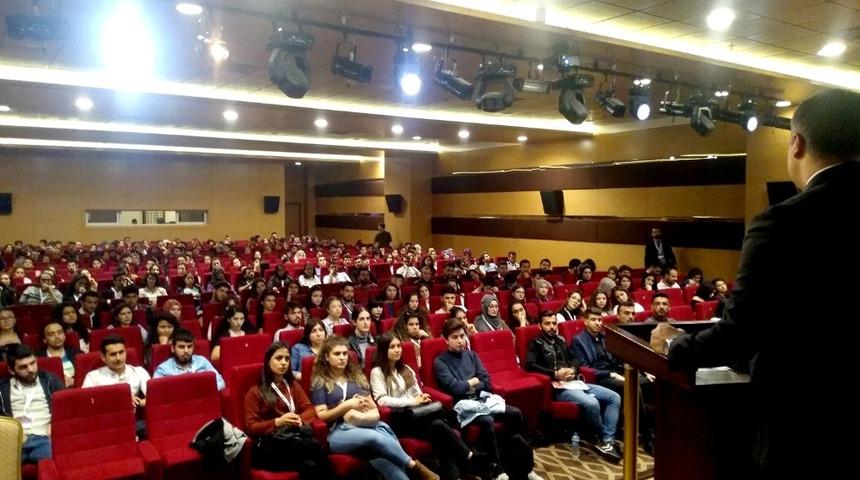 Üniversite öğrencilerine ‘kariyer için enerjik tüyolar’ verildi