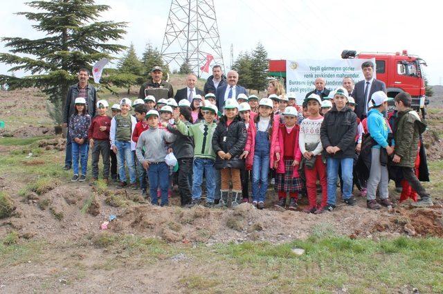 Elazığ’da öğrencilerle fidan dikme etkinliği