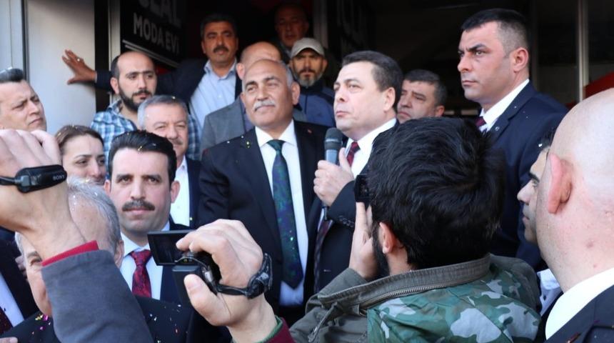 Şahin g&ouml;reve gelmeden bir sorunu daha &ccedil;&ouml;zd&uuml;