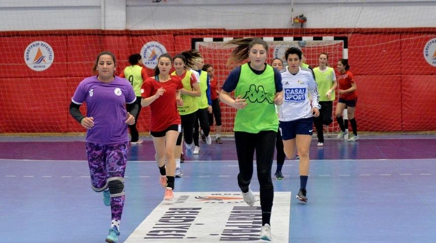 Muratpaşa Belediyespor şampiyonluk için sahaya çıkacak