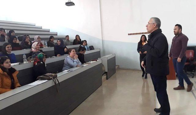 Türk ve Suriyeli ortaokul öğrencilerine üniversite tanıtıldı