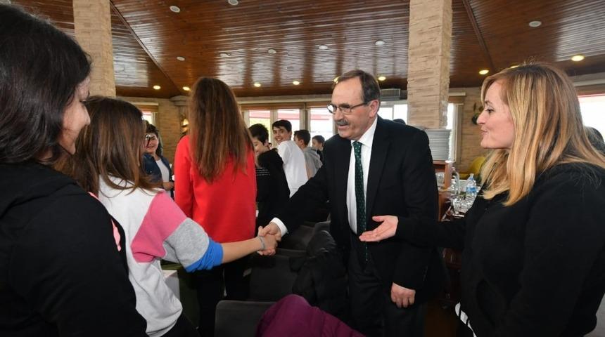 Başkan Şahin, İstanbul&rsquo;dan gelen &rsquo;İyilik Melekleri&rsquo;ni ağırladı