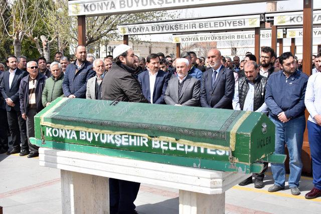 Minibüs kazasında hayatını kaybedenler toprağa verildi