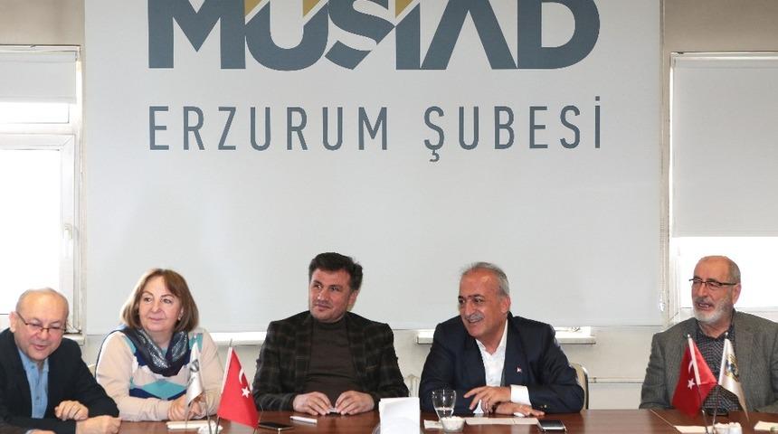 Rekt&ouml;r &Ccedil;omaklı ve y&ouml;netimi M&Uuml;SİAD&rsquo;ın konuğu oldu