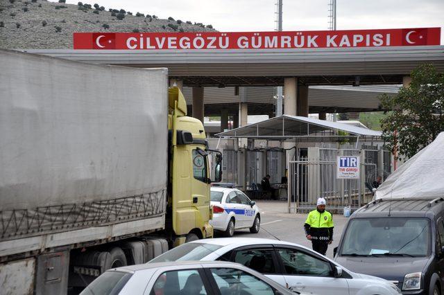 Cilvegözü’nde TIR yoğunluğu