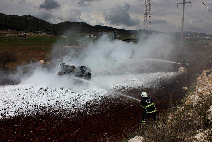 Uçuruma yuvarlanan otomobil alev aldı G2