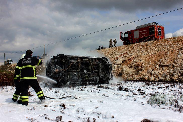 Uçuruma yuvarlanan otomobil alev aldı G3