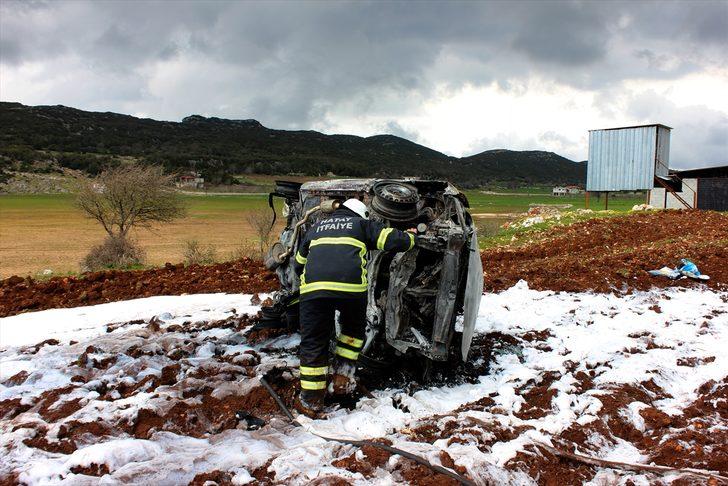 Uçuruma yuvarlanan otomobil alev aldı G5