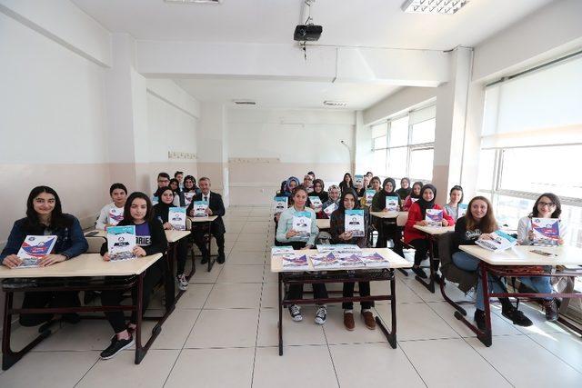 Şahinbey’den öğrencilere ücretsiz kaynak kitap