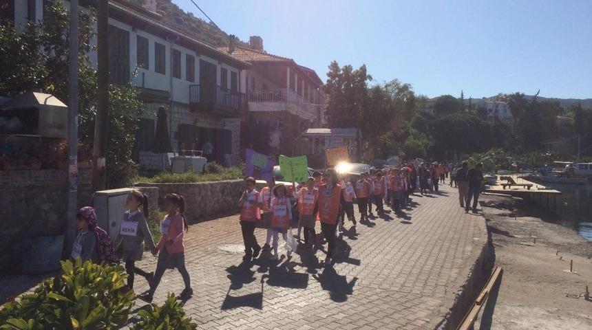Yavru TEMA&rsquo;cılar &ccedil;evre bilinci oluşturmak i&ccedil;in y&uuml;r&uuml;d&uuml;