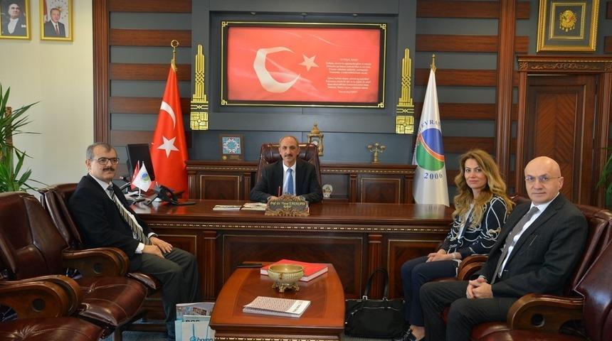 BOREN Başkanı Doç. Dr. Abdülkerim Yörükoğlu, Rektör Karakayayı ziyaret etti