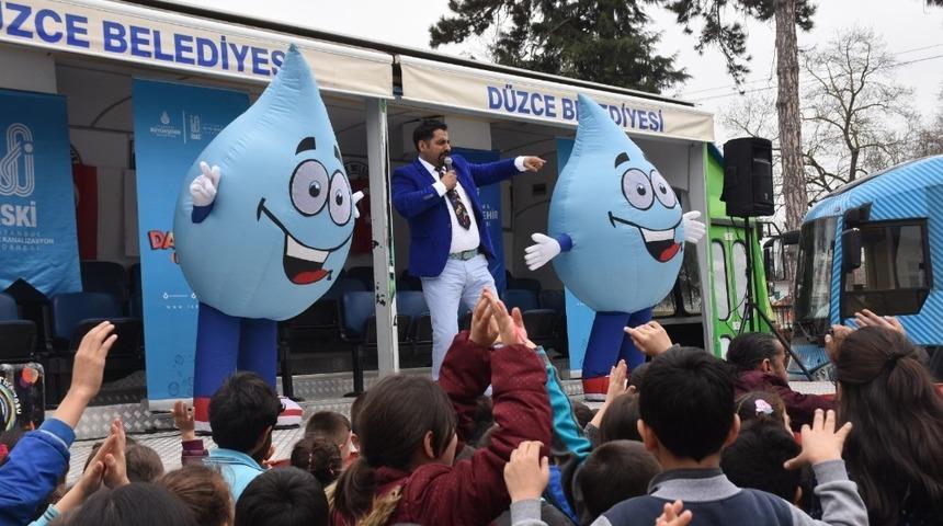 Tiyatrolar gününde ilkokulda anlamlı etkinlik