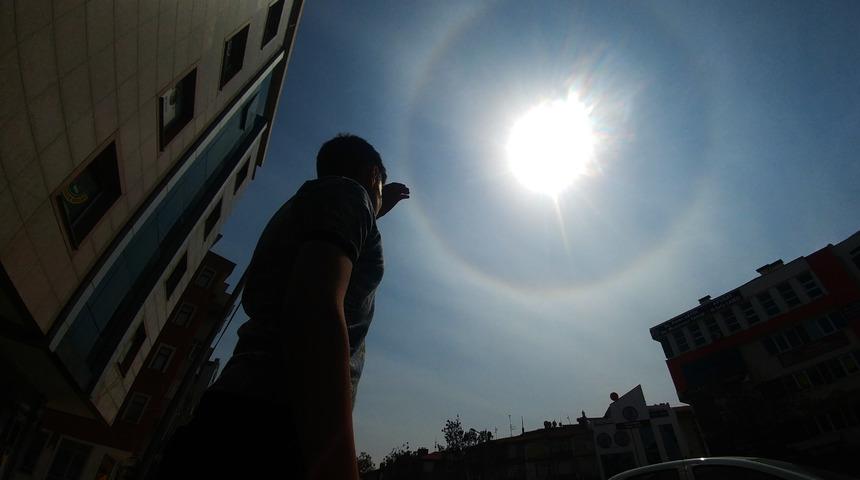 Konya'da G&uuml;neş etrafında oluşan hale ilgiyle izlendi