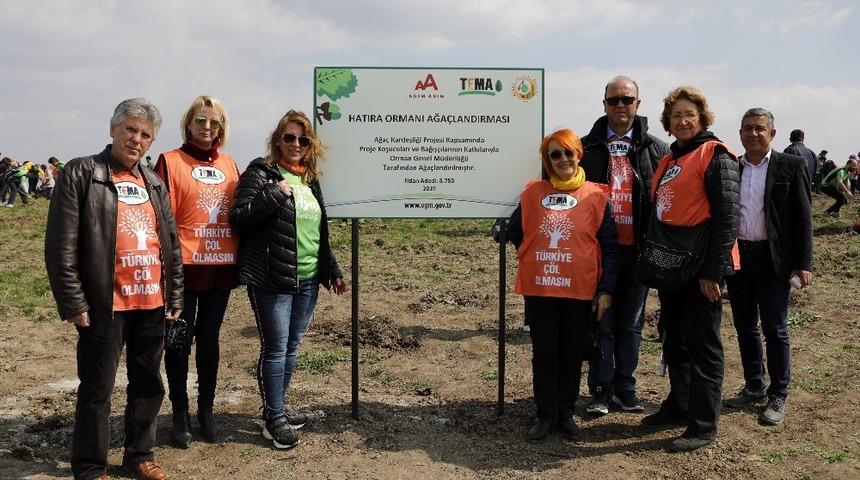 Meri&ccedil;&rsquo;te fidanlar toprakla buluştu