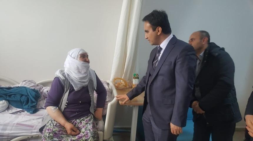 Kaymakam Dundar&rsquo;dan hastalara ziyaret