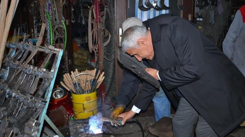 G&uuml;der ve T&uuml;fenkci Bakırcılar Pazarı&rsquo;nda