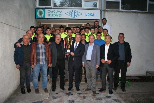 İstasyon Gemicilerspor şampiyon oldu