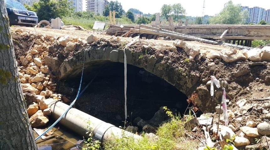 200 yıllık tarihi taş k&ouml;pr&uuml; parka taşınacak