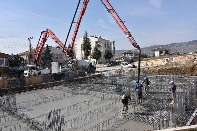 Yeşilkent Mahalle Konağı inşaatı tam gaz devam ediyor