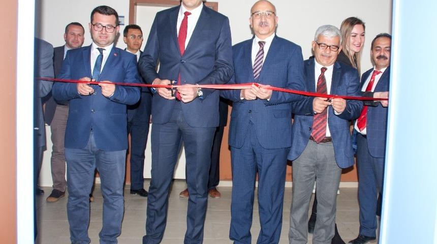 Yunak&rsquo;ta robotik kodlama ve teknoloji sınıfı a&ccedil;ıldı