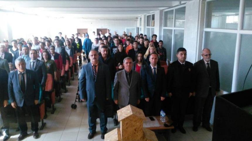 &Ouml;ğrencilerden ağa&ccedil;lara kuş evi