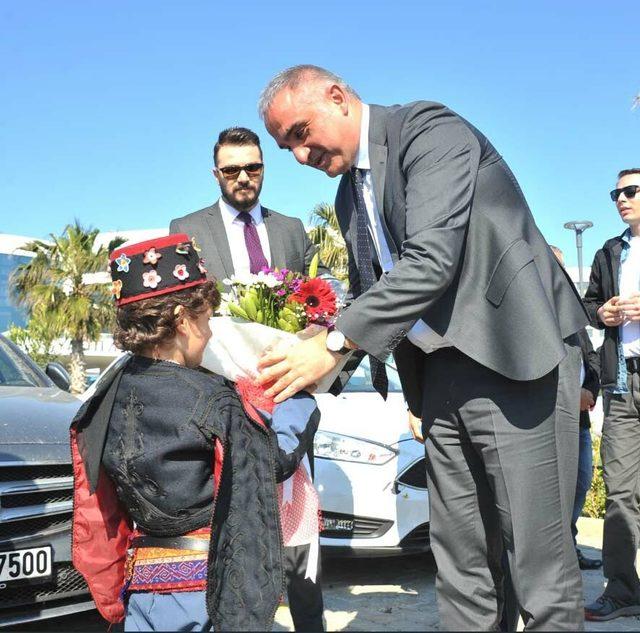 Bakan Ersoy: Ege Bölgesi'ndeki altyapı sorunlarının tespiti yıl sonuna kadar tamam (2)