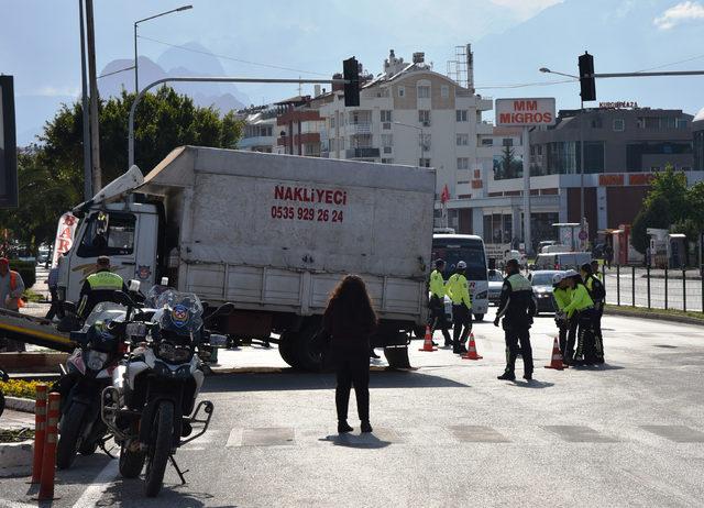 Antalya'da kaza: 1 ölü, 3 yaralı