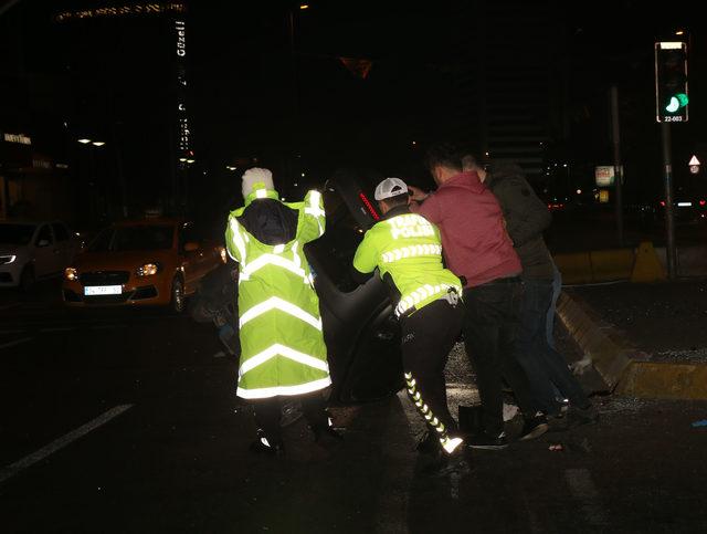 Şişli'de kaza: Yabancı uyruklu 2 sürücü yaralandı