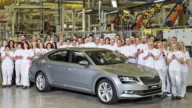 Skoda Superb 500 000’i gördü