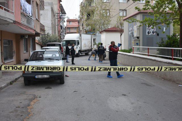 İzmir'de 'hatalı park' kavgası; oğlunun gözü önünde öldürdü