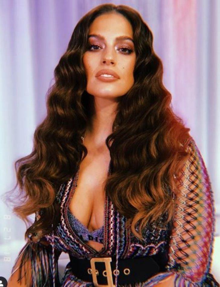 Ashley Graham kıvrımlarıyla barışık! İşte tavsiyesi G3