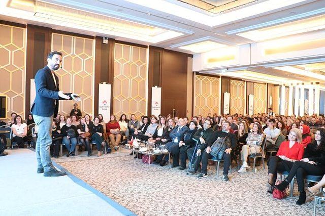 Yalova’da çocuk gelişimine yönelik velilere seminer verildi