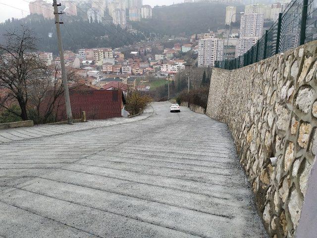 İzmit’te çalışmalar hız kesmeden devam ediyor