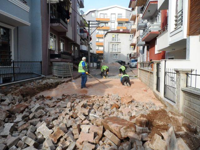 İzmit’te çalışmalar hız kesmeden devam ediyor