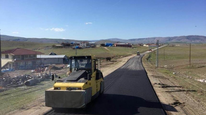 Sıcak asfalt &ccedil;alışmaları başladı