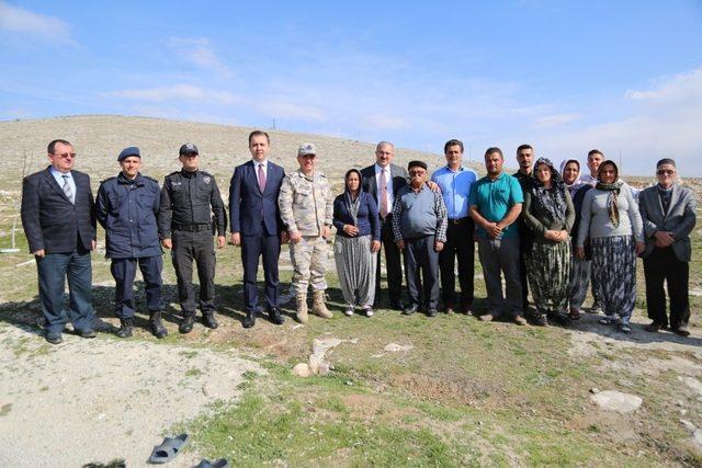 Kütahya Valisi Ömer Toraman’dan şehit ailesine ziyaret