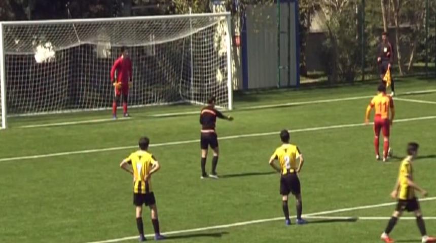 13 yaşındaki Galatasaraylı Beknaz Almazbekov dünya gündeminde