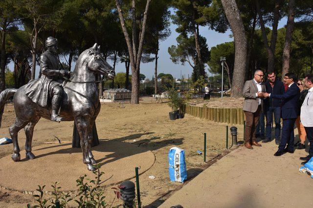 Şehzadeler Park'ın şehzade figürleri ile masal kahramanlarına yoğun ilgi