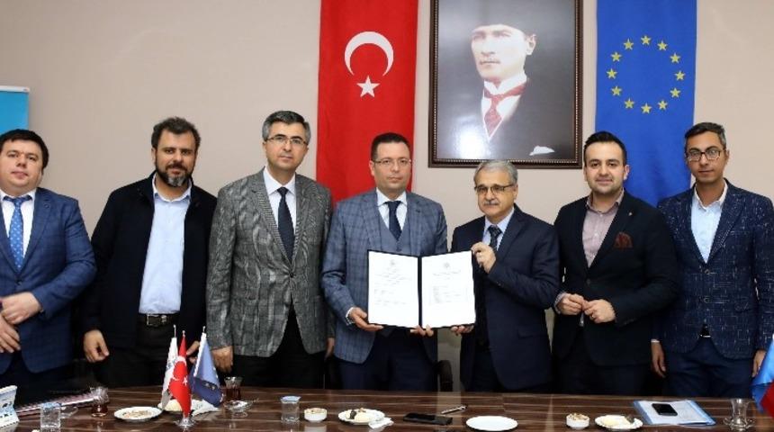 Gaziantep TEKNOPARK &rsquo;ta Kalabalık Fonlama Eğitimi protokol&uuml;