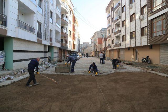 Turgutlu’nun 15 mahallesine 25 bin metrekare parke taşı