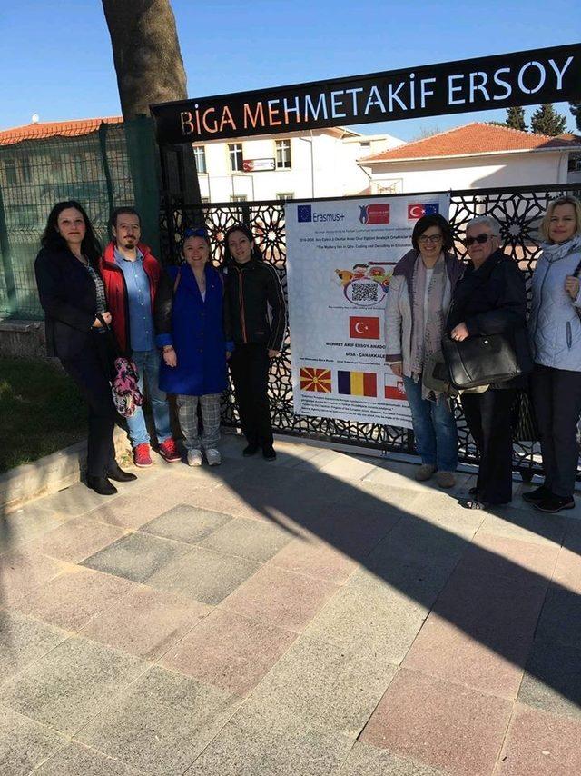 Biga’da öğrenciler, Avrupalı konuklarını ağırlıyor