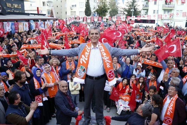 Finike’de Cumhur İttifakı’ndan zafer yürüyüşü