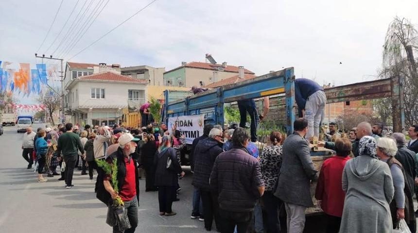 Pehlivank&ouml;y&rsquo;de fidan dağıtımı