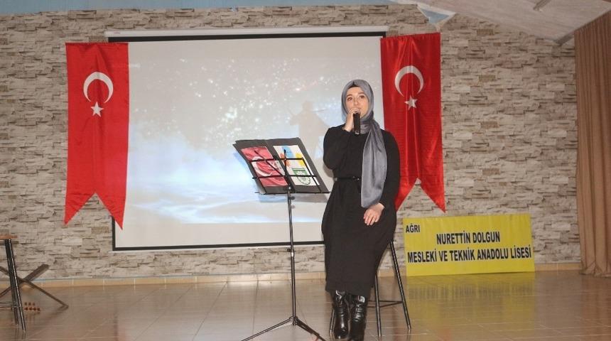 Hamur&rsquo;da şiir dinletisi