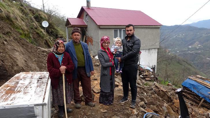 Canlarını hiçe sayıp o evde yaşamaya devam ediyorlar G1